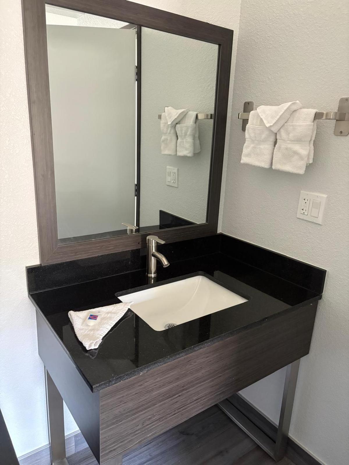 Motel 6-San Bernardino, Ca - North Serrano Village Экстерьер фото