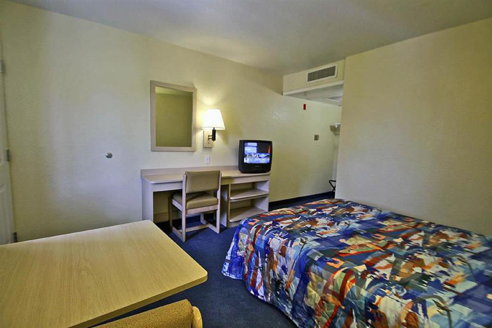 Motel 6-San Bernardino, Ca - North Serrano Village Номер фото